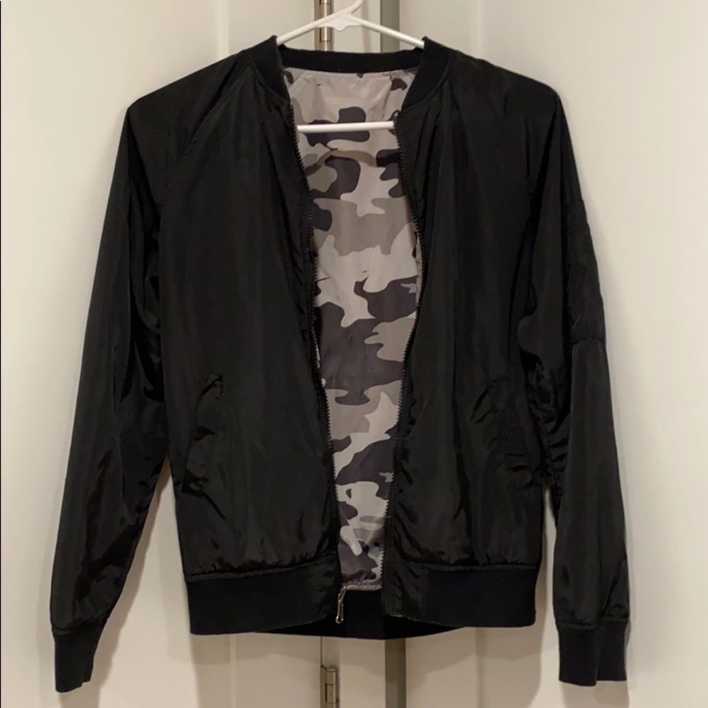 Reversible lightweight bomber jacket